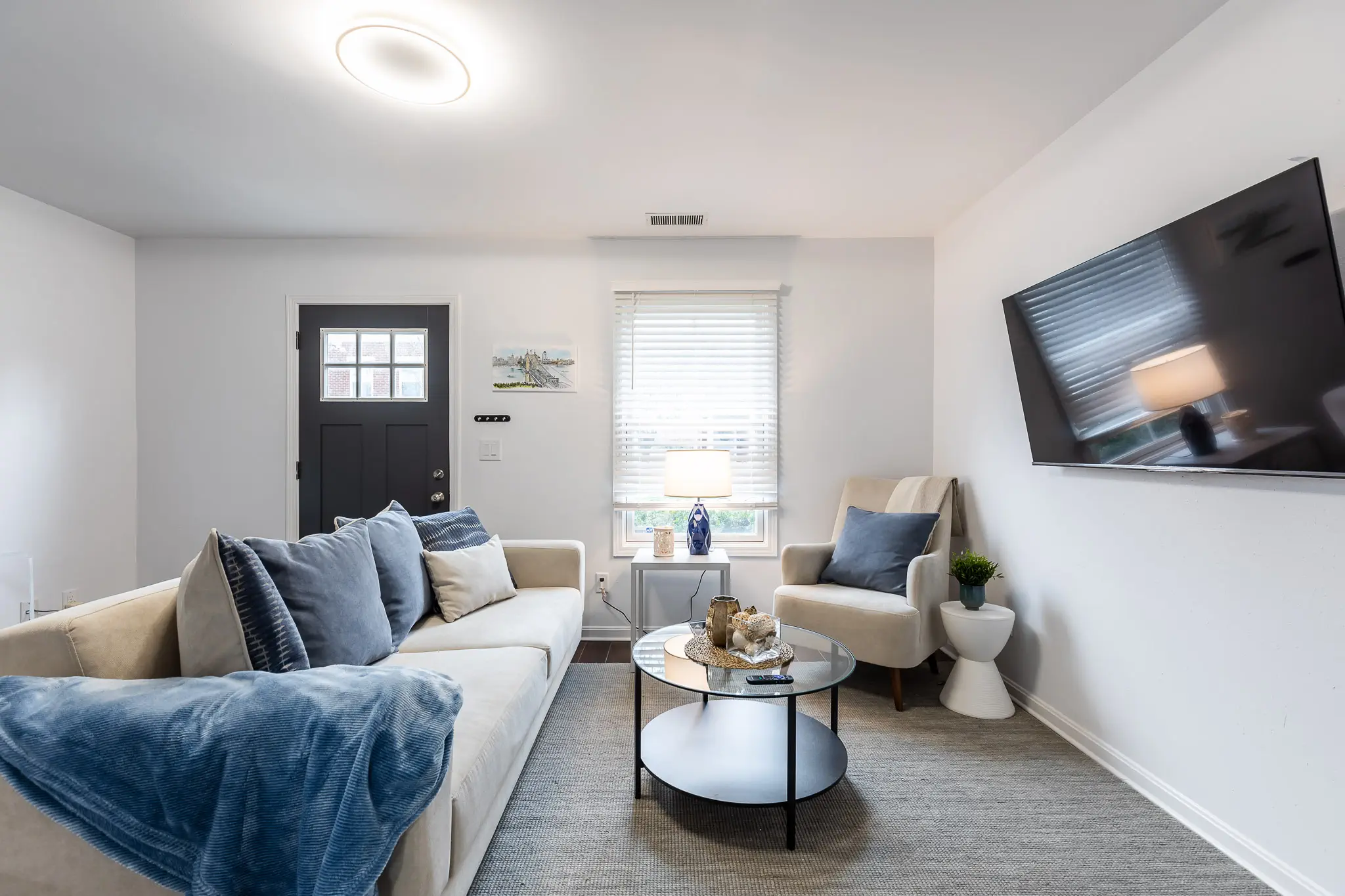 232 W 8th St 41071 low res -13