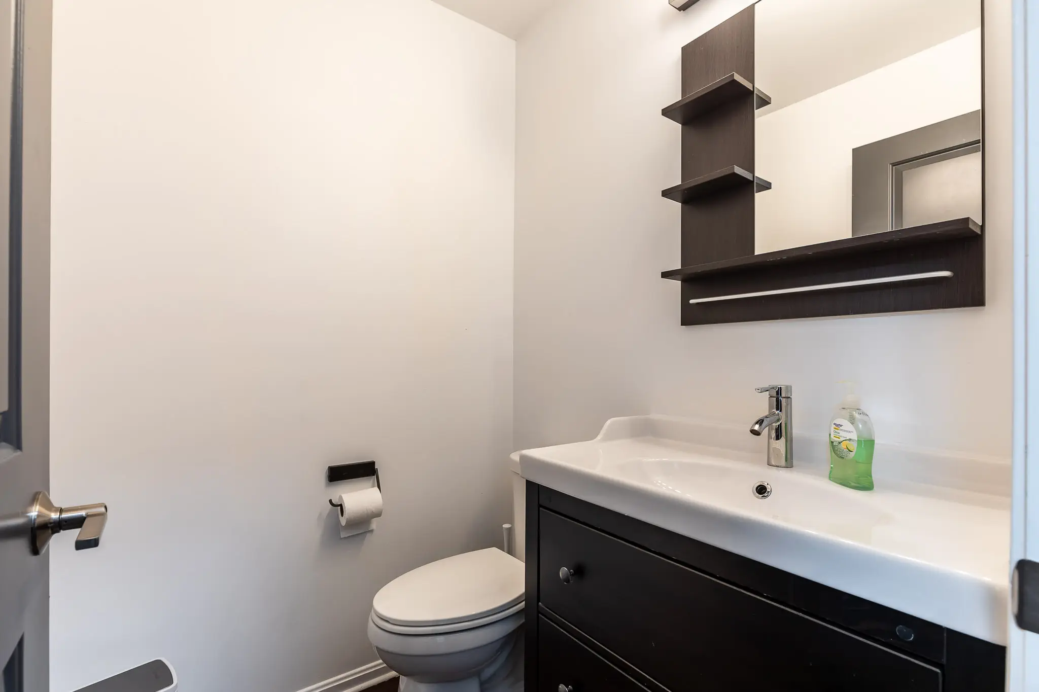 232 W 8th St 41071 low res -16