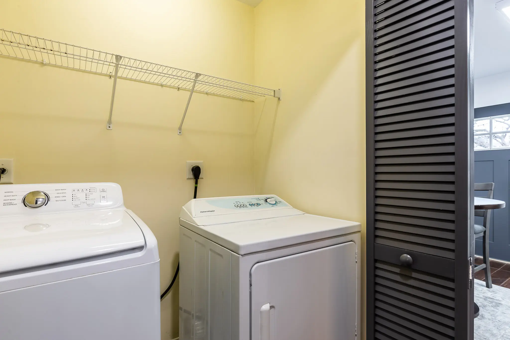 232 W 8th St 41071 low res -18