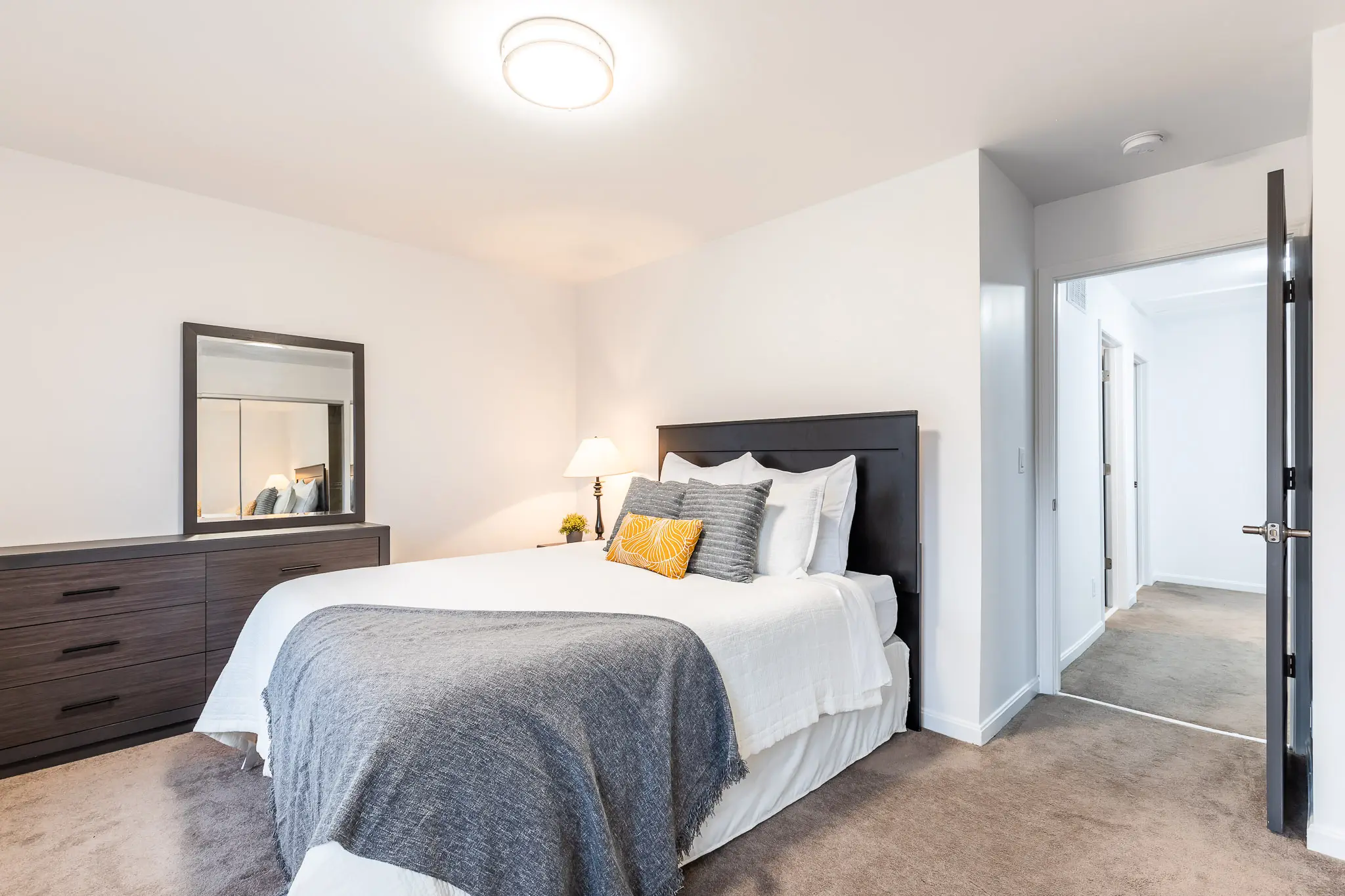232 W 8th St 41071 low res -2