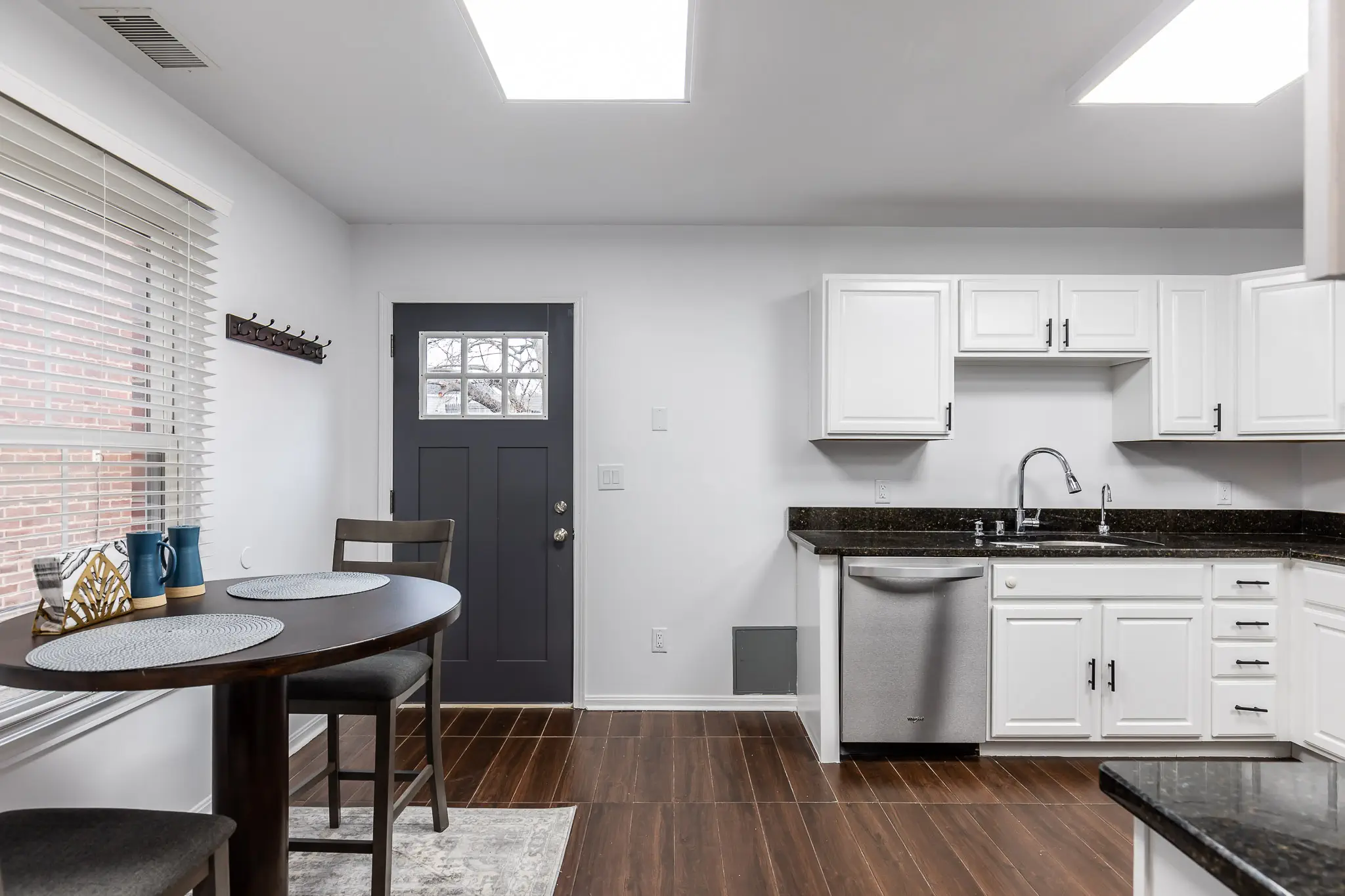 232 W 8th St 41071 low res -20