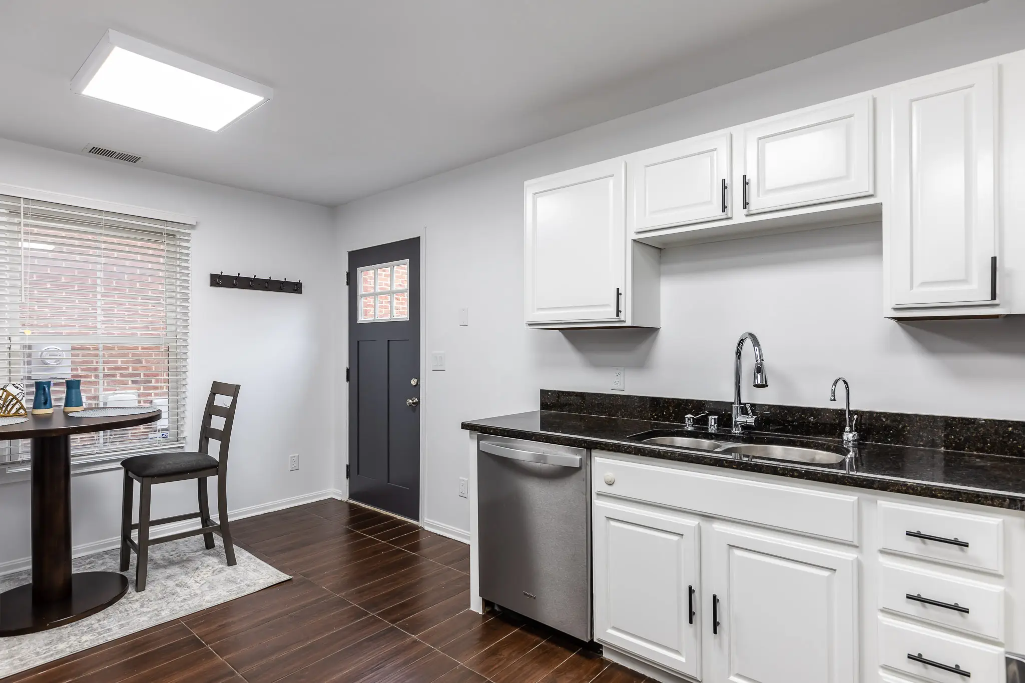 232 W 8th St 41071 low res -24