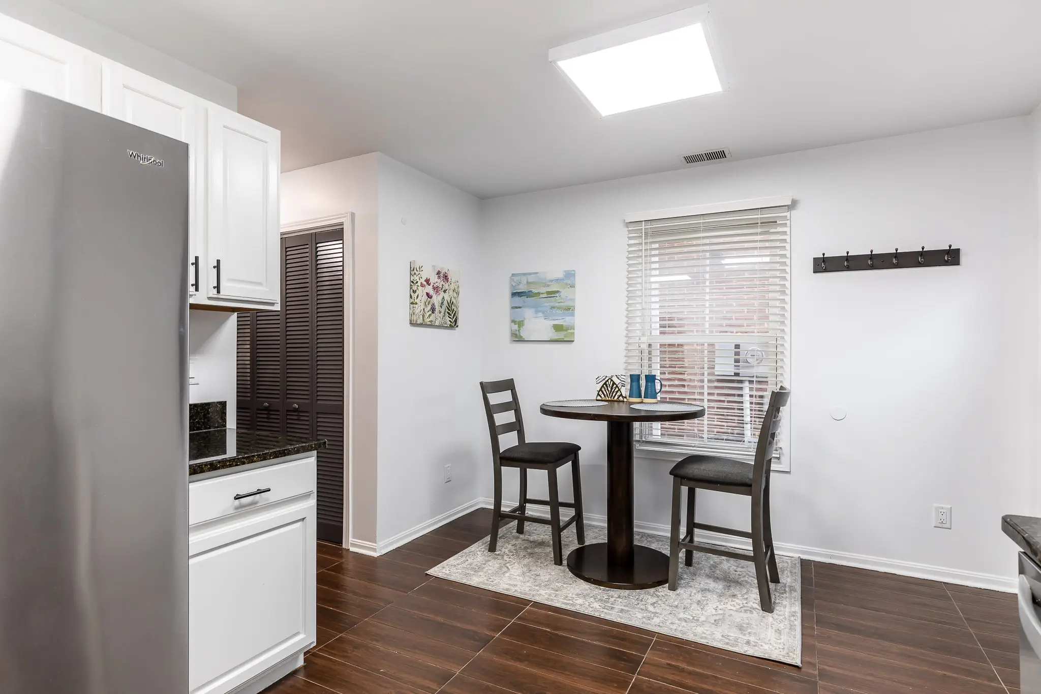 232 W 8th St 41071 low res -26