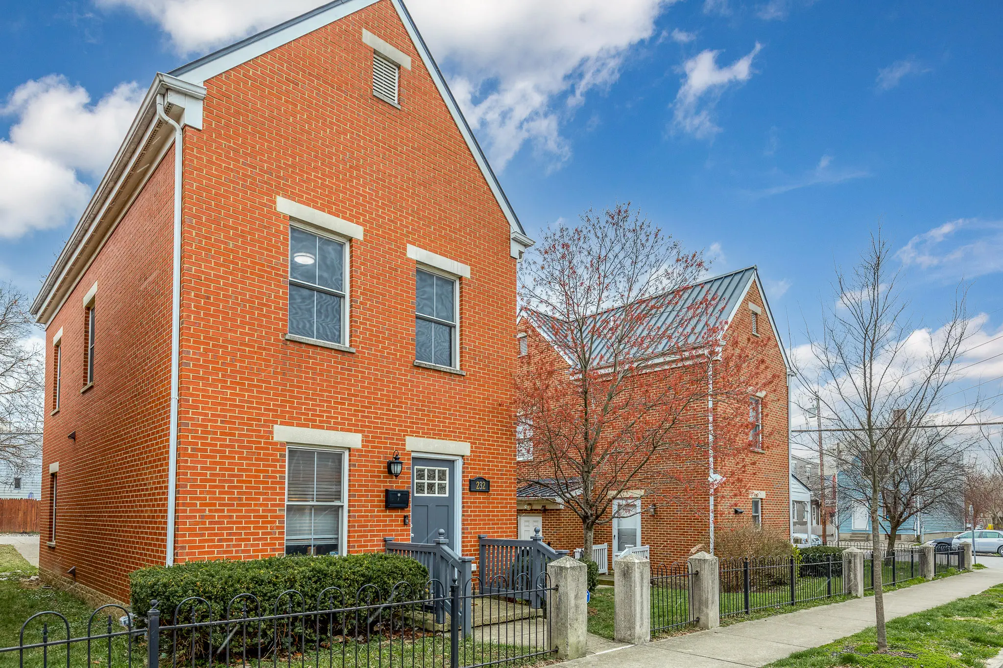 232 W 8th St 41071 low res -28