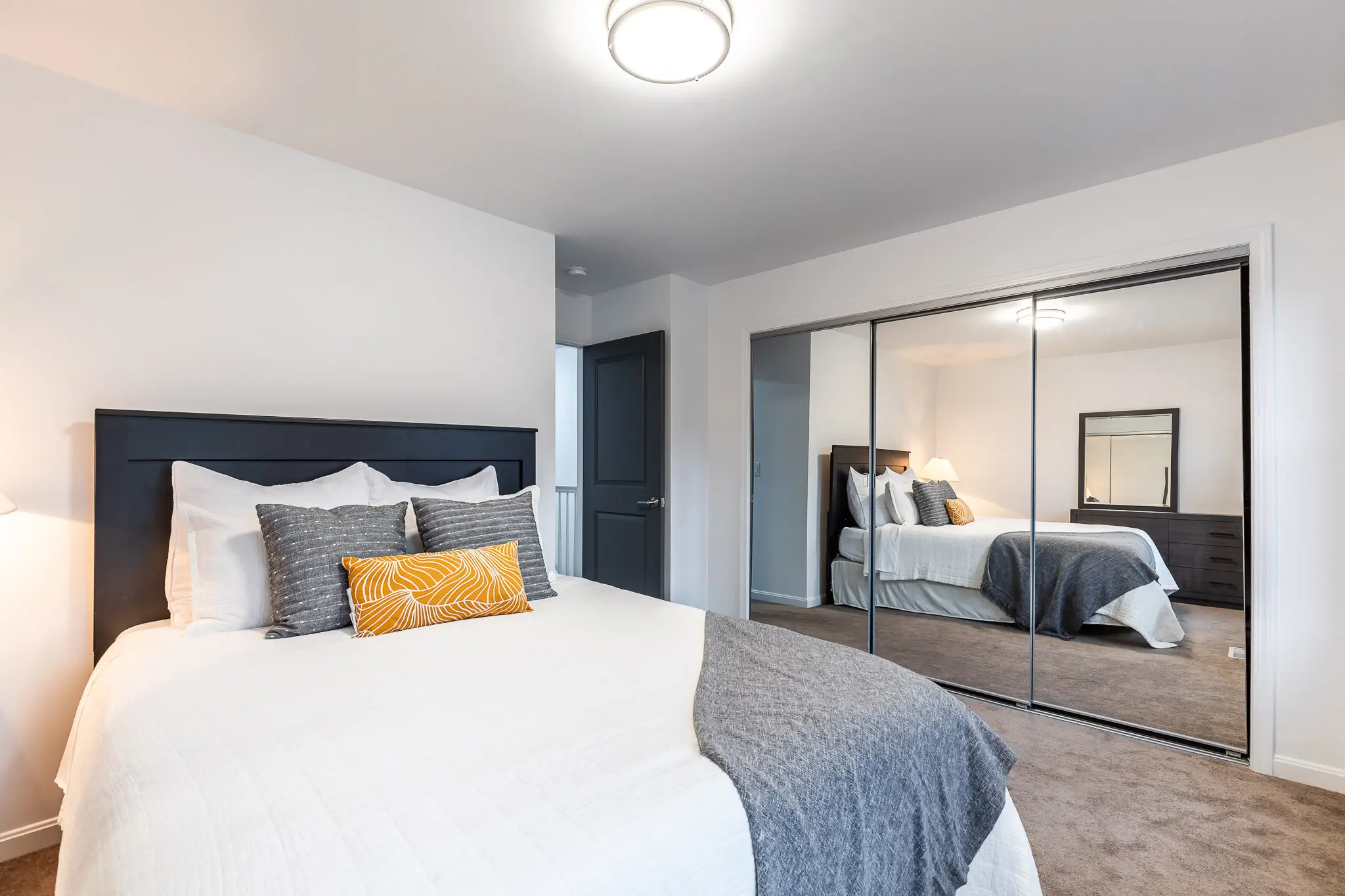 232 W 8th St 41071 low res -3
