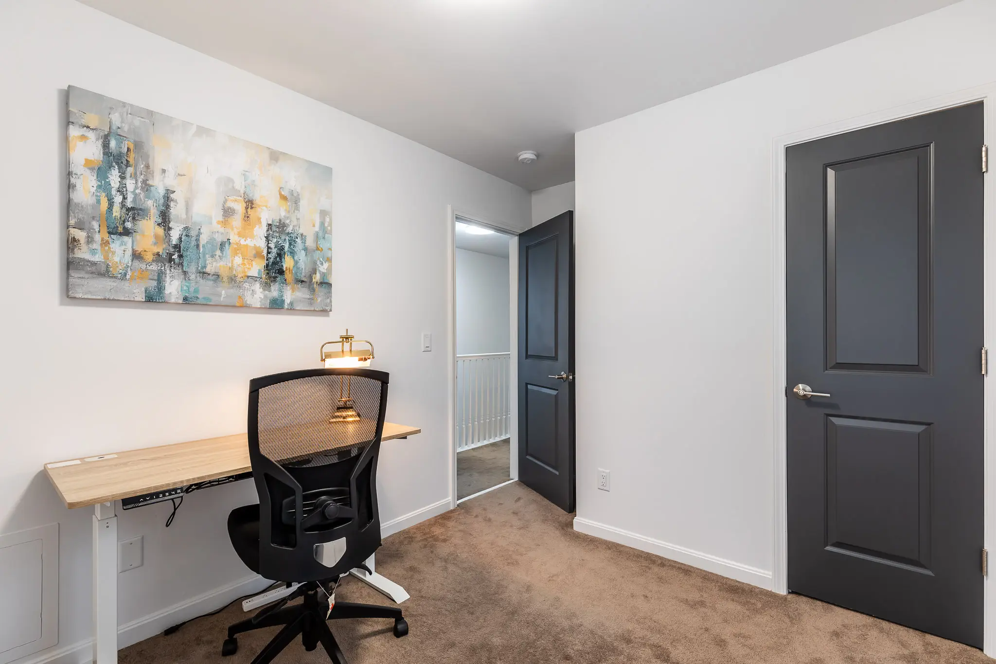 232 W 8th St 41071 low res -8